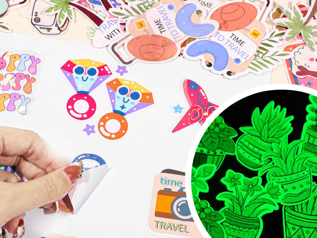 Klassische Sticker und Glow-in-the-Dark Sticker aus TeckWrap Craft Papier – DIY-Sticker leuchten im Dunkeln und haften auf glatten Oberflächen, ideal für kreative Bastelideen